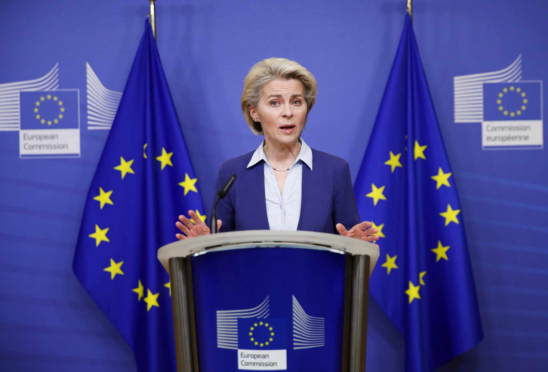 «Η ΕΕ πρέπει να ξοδεύει περισσότερα, καλύτερα και ευρωπαϊκά», είπε η Φον ντερ Λάιεν