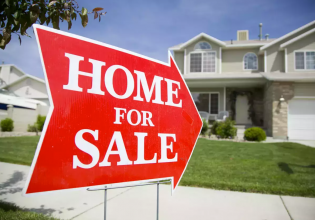 ΗΠΑ: Περισσότεροι Αμερικανοί από ποτέ ξοδεύουν τώρα πάρα πολλά από τα εισοδήματά τους για στέγαση