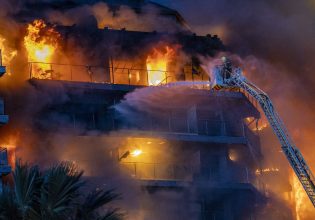 Ισπανία: Τουλάχιστον 4 νεκροί από την τεράστια πυρκαγιά σε 14ώροφο συγκρότημα κατοικιών στη Βαλένθια