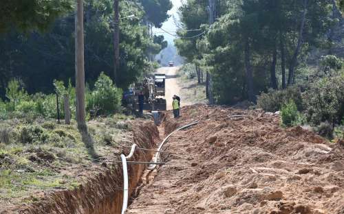 Σε 26 χιλιόμετρα εκτείνεται η ανακατασκευή του νέου υδρευτικού δικτύου Βαρυμπόμπης