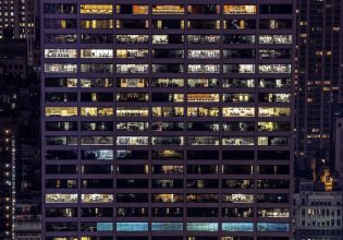 Οι βαθιές πληγές της τηλεργασίας στην οικονομία – Μπορεί να προκαλέσει οικονομική κρίση;