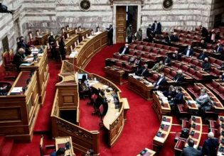 Συνταξιούχοι εργαζόμενοι: Στη Βουλή η ανάλγητη απόφαση της επιστροφής μισθών που ανέδειξε το in