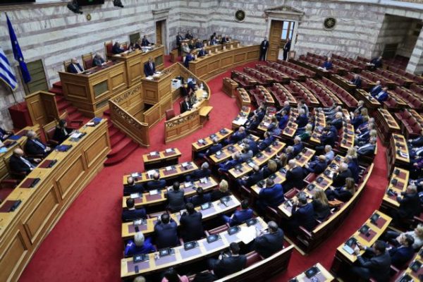 Βουλή: Αντιπαράθεση υφυπουργού Δικαιοσύνης και αντιπολίτευσης για τις παρεμβάσεις στον ποινικό κώδικα