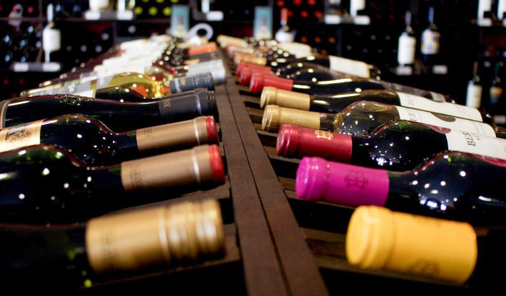 ΚΕΟΣΟΕ: Ποιες είναι οι κύριες χώρες εξαγωγών του ελληνικού κρασιού [πίνακες]