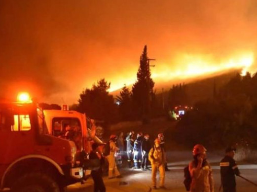 Ζάκυνθος: Υπό έλεγχο η μεγάλη φωτιά που ξέσπασε ανάμεσα σε Εξωχώρα και Μαριές