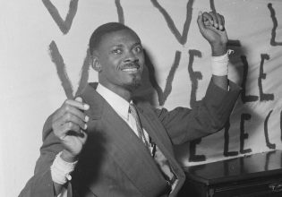 «Λουμούμπα: Ο θάνατος ενός προφήτη» – Εξετάζοντας ξανά μια μυθική φιγούρα