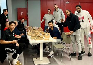 Έκανε το τραπέζι στην ομάδα ο Μπαρτζώκας (pic)