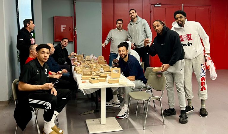 Έκανε το τραπέζι στην ομάδα ο Μπαρτζώκας (pic)