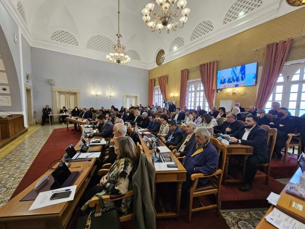 Απόφαση του Περιφ. Συμβουλίου Ν. Αιγαίου για την διεκδίκηση του 75% του Τέλους Ανθεκτικότητας