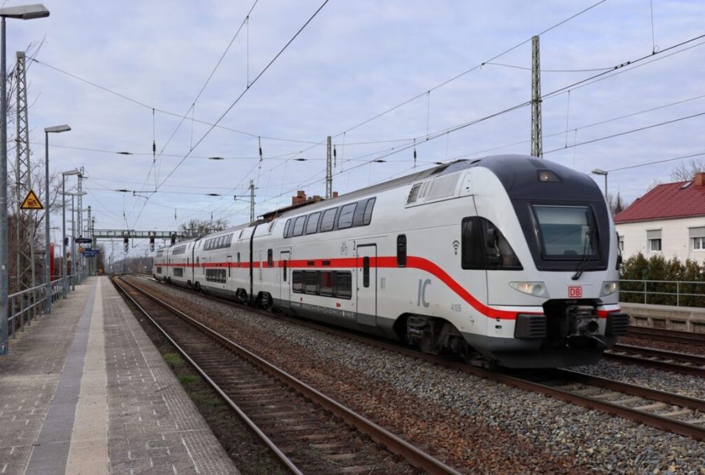 Γερμανία: Η εθνική εταιρεία σιδηροδρόμων συμφώνησε σε μείωση των ωρών εργασίας μαζί με το συνδικάτο των μηχανοδηγών