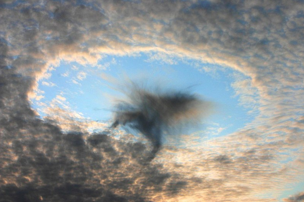 Σύννεφα σε σχήμα...UFO σήμαναν συναγερμό στη NASA