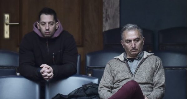 Τέμπη: Συγγενείς των θυμάτων και τραυματίες παρακολούθησαν από τα θεωρεία τη συνεδρίαση της Βουλής