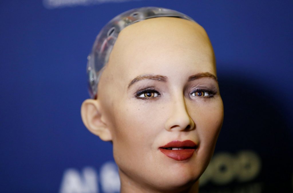 Ναυπακτία: Η «Sophia the robot» μιλά για ανθρώπινη ηθική και AI στην Ιερά Μονή Μεταμορφώσεως του Σωτήρος