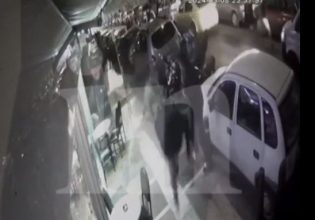 Βίντεο από τον Άγιο Παντελεήμονα: Η στιγμή που πυροβολούν τον 35χρονο στο κεφάλι