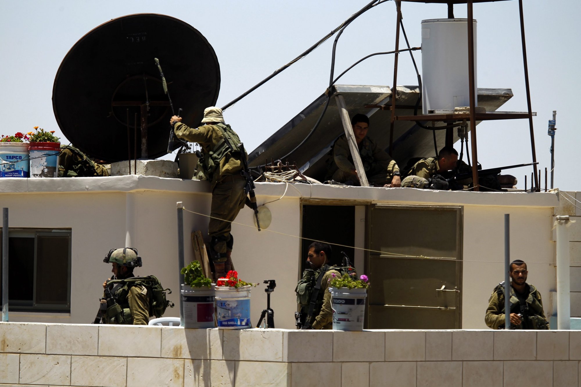 Δυτική Όχθη: Τραυματίες δύο πράκτορες της Σιν Μπετ σε επεισόδιο με πυροβολισμούς - Ο ένας σε σοβαρή κατάσταση
