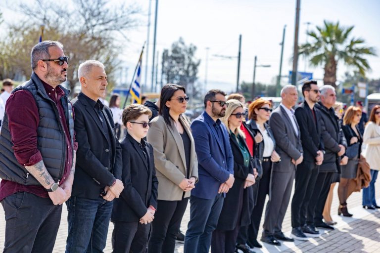 Ο Δήμαρχος Πειραιά Γιάννης Μώραλης στην επιμνημόσυνη δέηση για την Εθνική Επέτειο της 25ης Μαρτίου 1821