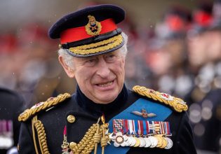 Βασιλιάς Κάρολος: Το συγκινητικό μήνυμα ενόψει Πάσχα – «Θα συνεχίσω να σας υπηρετώ με όλη μου την καρδιά»