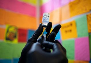 Covid-19: Μελέτη δείχνει πόσο συχνά πρέπει να κάνουμε ενισχυτικό εμβόλιο