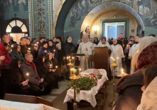 Αλεξέι Ναβάλνι: Χιλιάδες υποστηρικτές του συγκεντρώθηκαν στην εκκλησία για την κηδεία του