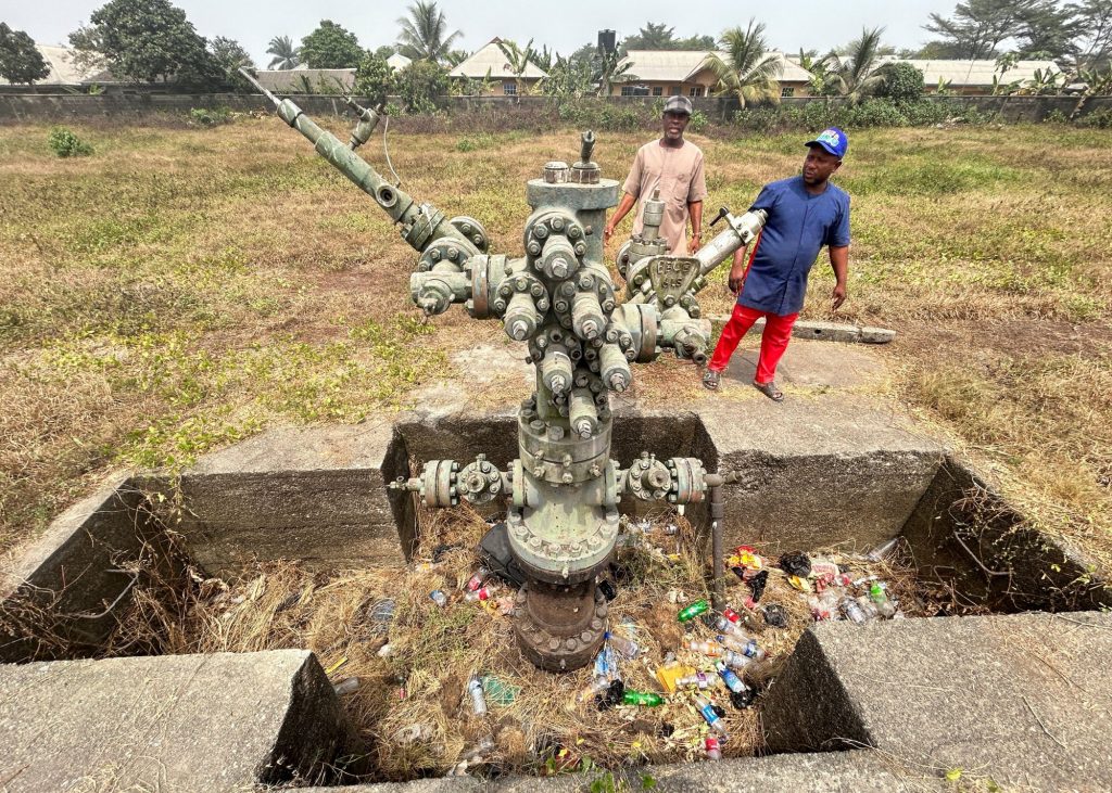 Η Shell καλείται να καθαρίσει τις πετρελαιοκηλίδες πριν αποχωρήσει από τη Νιγηρία
