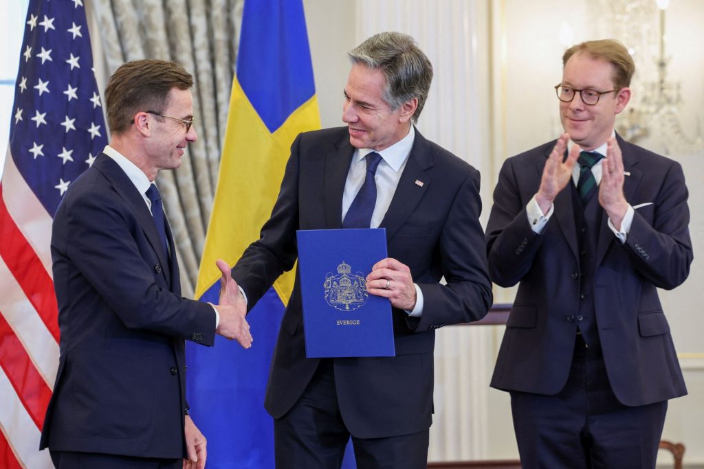 ΝΑΤΟ: H Σουηδία έγινε και επίσημα το 32ο μέλος του