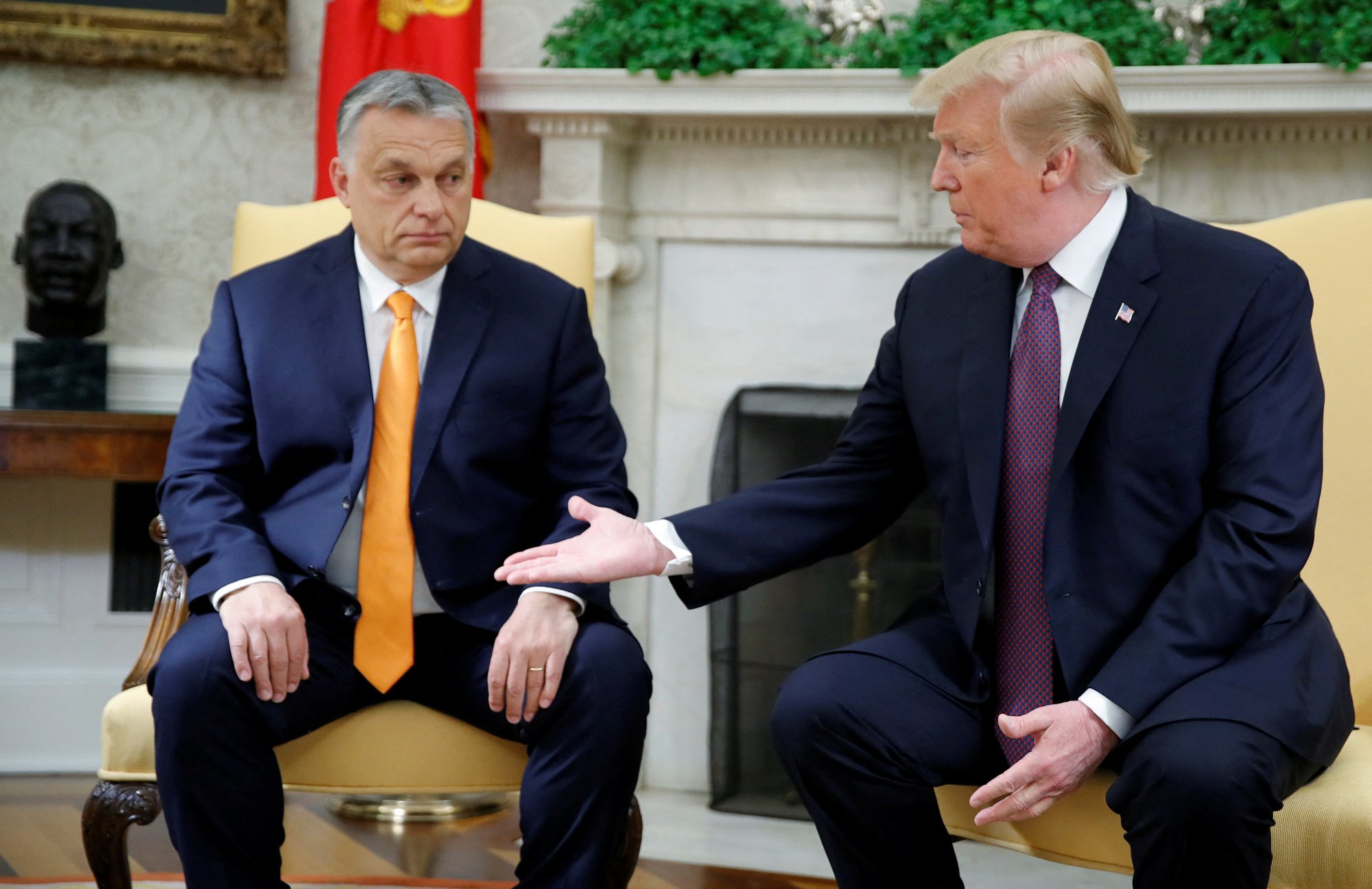 Ουγγαρία: Ο Αμερικανός πρέσβης «προειδοποιεί» την Βουδαπέστη για τους στενούς δεσμούς με τη Μόσχα