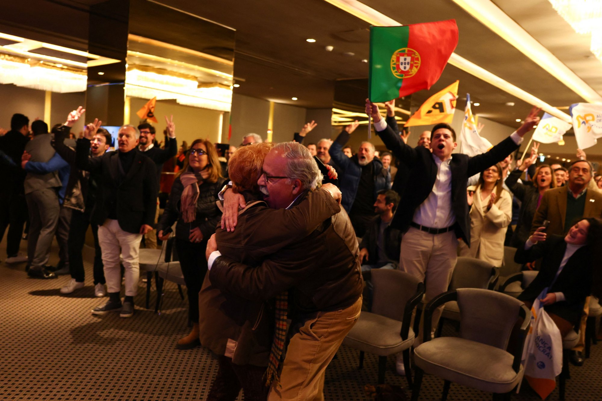 Πορτογαλία: Ντέρμπι κεντροδεξιών με σοσιαλιστές και διαφορά 0,01% στο 99% των ψήφων