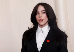 Οι σταρ φορούν κόκκινες καρφίτσες για τη Γάζα στα Όσκαρ