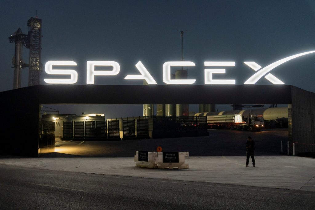 SpaceX: Φέρεται να ανάγκασε τους εργαζόμενους να υπογράψουν παράνομες συμφωνίες απόλυσης