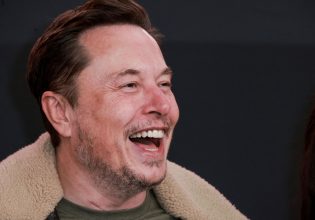 «Κάνει καλό στην εταιρεία» – Ο Έλον Μασκ εξηγεί γιατί παίρνει κεταμίνη