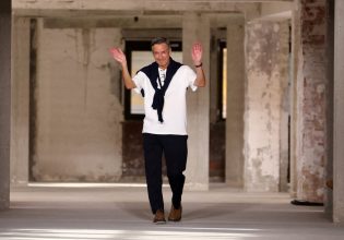 Ο Βέλγος σχεδιαστής μόδας Dries Van Noten αποχωρεί από τη μόδα
