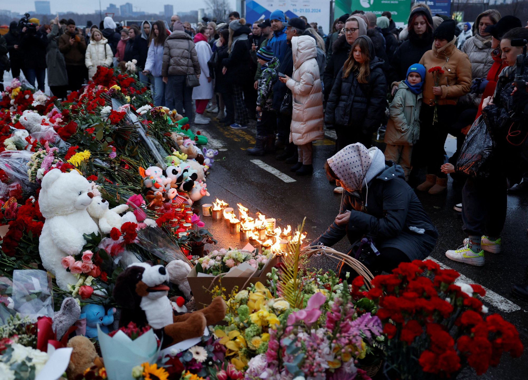 Τρομοκρατική επίθεση στη Μόσχα: Ο αριθμός των νεκρών ανεβαίνει στους 143 - Πόσοι ήταν οι δράστες;