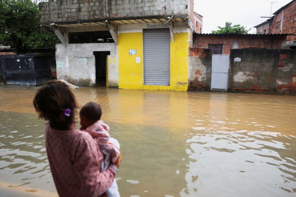 Βραζιλία: Φονικές καταιγίδες στα νοτιοανατολικά – Τουλάχιστον 20 νεκροί, συνοικίες «θάφτηκαν» στις λάσπες