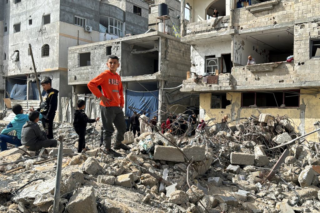 Γάζα: Ο στρατός ετοιμάζεται να εισβάλει στη Ράφα, λέει ο Νετανιάχου – Πολύνεκρη ισραηλινή επίθεση στη Συρία