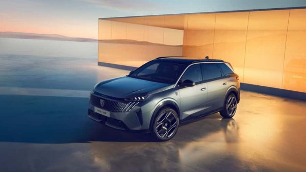 Peugeot 5008: Η σχεδίαση στην υπηρεσία της χρηστικότητας