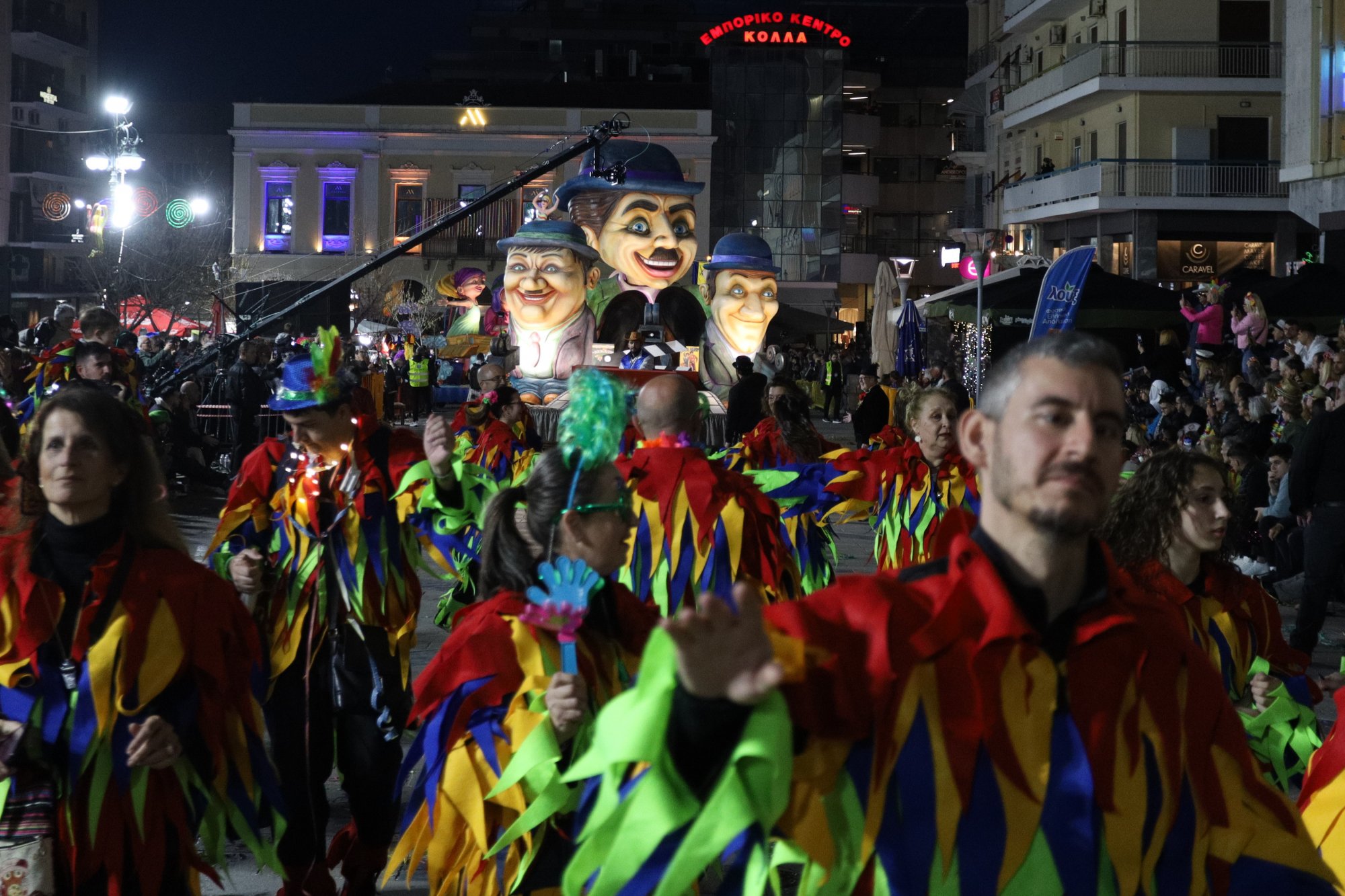 Πάτρα: Καρναβαλική διάθεση, ενθουσιασμός και κέφι λίγες ώρες πριν τη μεγάλη παρέλαση