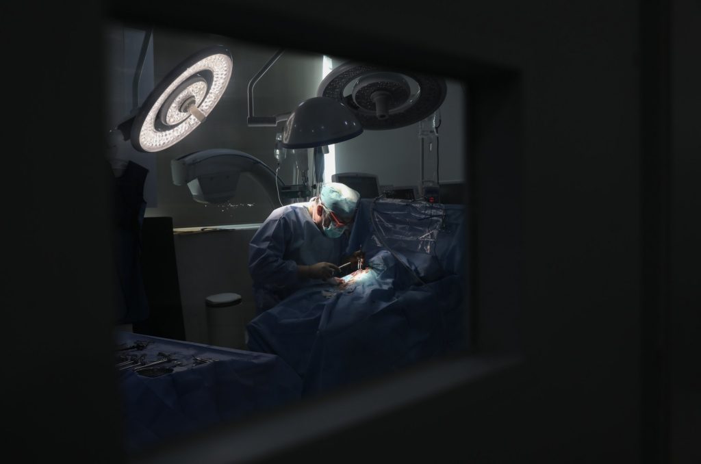 Απογευματινά χειρουργεία: Όταν η αποφόρτιση της λίστας αναμονής πάει… περίπατο