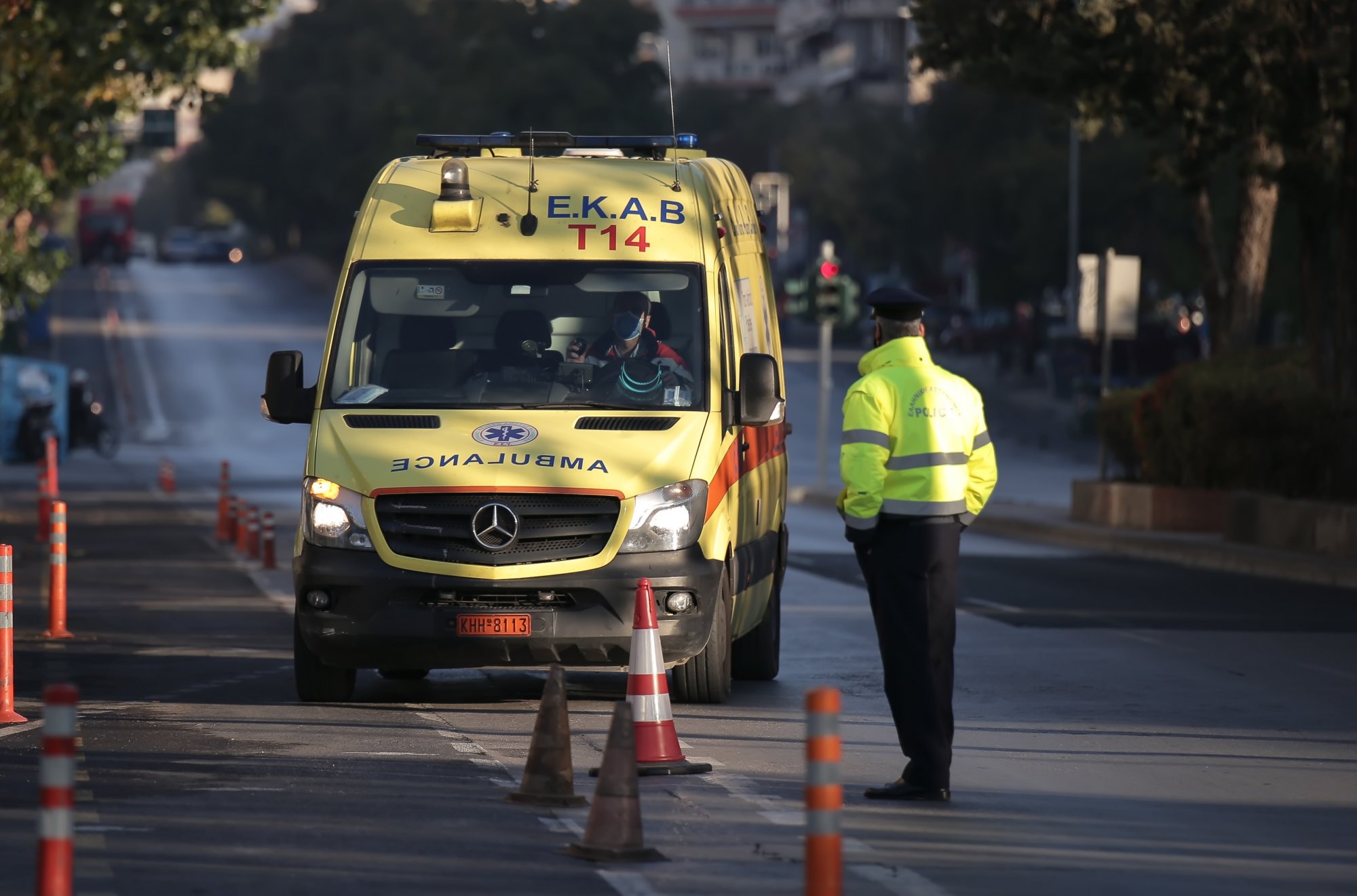 Θεσσαλονίκη: Βρέφος κατάπιε αυτοκόλλητο και κόλλησε στον λάρυγγά του - Εσπευσμένα στο νοσοκομείο