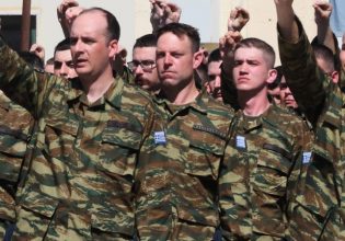 Κασσελάκης: Πρώτα ορκίστηκε πίστη στην πατρίδα και μετά έσβησε… λάθος τούρτα