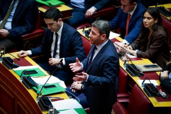 Ανδρουλάκης: Όσοι χειροκρότησαν τον Καραμανλή, είναι απολύτως υπεύθυνοι