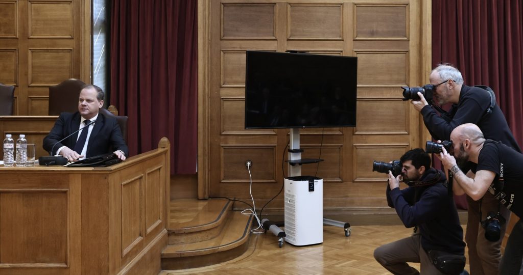 Τέμπη: «Ο Καραμανλής φοβάται την ποινική δίωξη;» – Κτιστάκης και Σπίρτζης αύξησαν την πίεση στον πρώην υπουργό