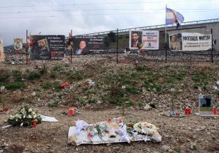 ΣΥΡΙΖΑ για Τέμπη: Η ΝΔ λέει ότι το μπάζωμα έγινε γιατί ακουγόντουσαν ανθρώπινες φωνές 6 μέρες μετά