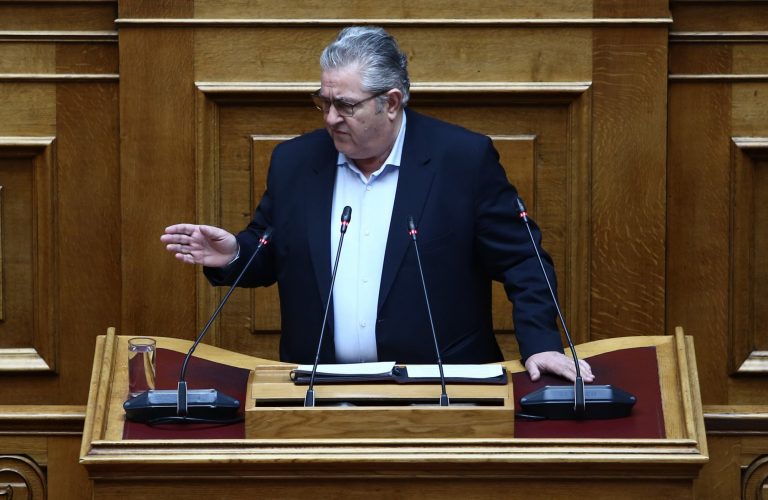 Πυρά Κουτσούμπα κατά κυβέρνησης για ιδιωτικά ΑΕΙ – «Αναχρονισμός και επιστροφή σε προηγούμενους αιώνες»