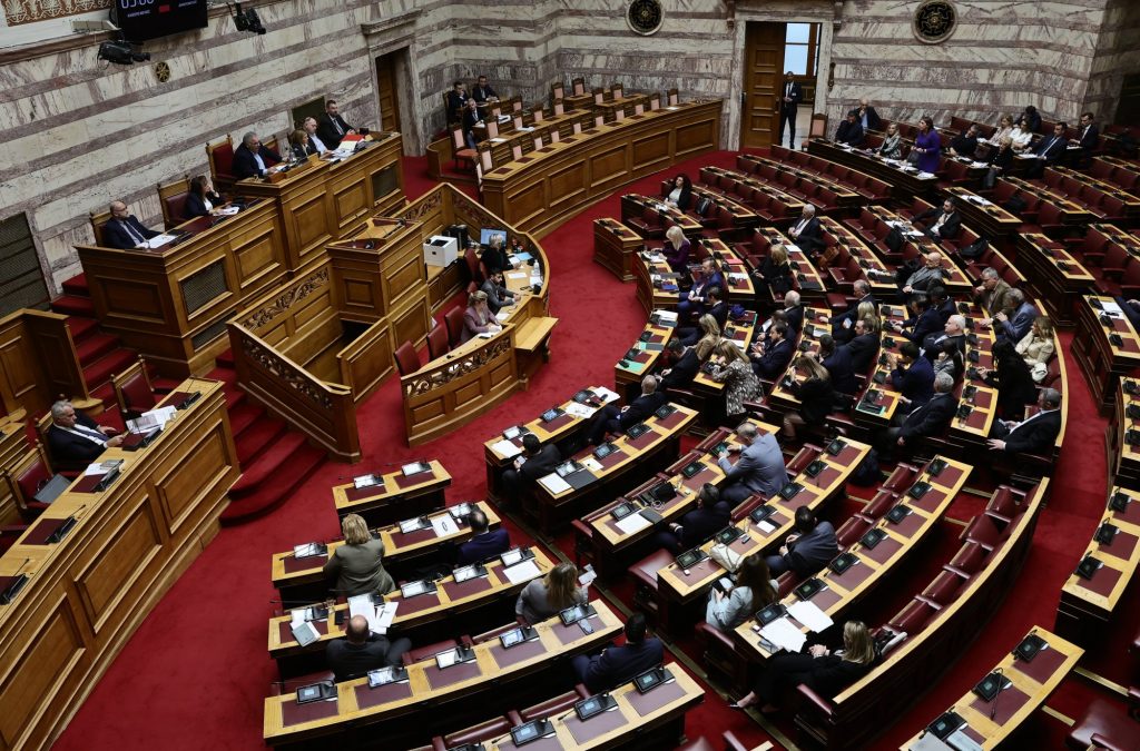 Στριμωγμένη η κυβέρνηση για τα Τέμπη – «Το θέμα δεν κλείνει, θα το βρίσκει μπροστά η ΝΔ»