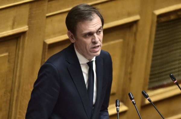 Μάντζος: Να μην μαθαίνουμε ζητήματα εξωτερικής πολιτικής και άμυνας από αναρτήσεις του Ζελένσκι