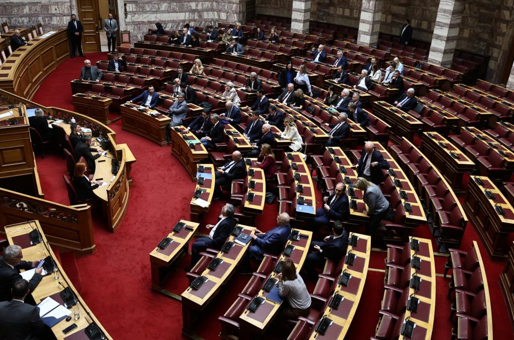 Γλαβίνας: Ο βουλευτής δικηγόρος του Κασιδιάρη στηρίζει την κυβέρνηση – «Η δεξιά πολυκατοικία συμπληρώνεται»