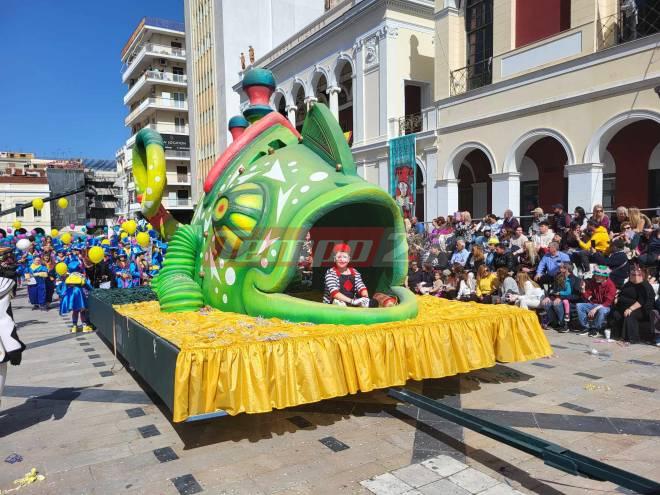 Πάτρα: Πλημμύρισε από μικρούς καρναβαλιστές η πόλη - Χιλιάδες παιδιά συμμετείχαν στο «Καρναβάλι των Μικρών»