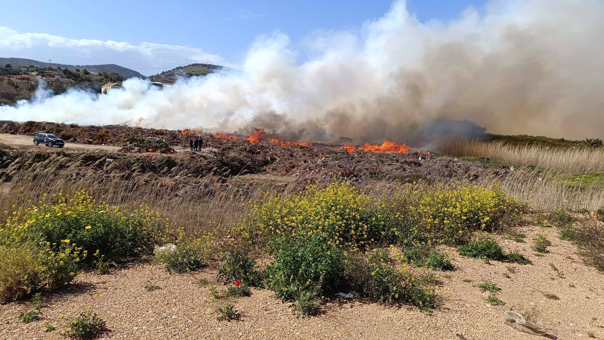 Λαύριο: Εμπρησμός η μεγάλη φωτιά σε υπαίθριο χώρο του Δήμου - Αναζητείται αντιδήμαρχος