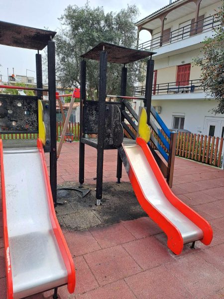 Φωτιά σε παιδική χαρά καταγγέλλει ο Δήμος Χαλκιδέων