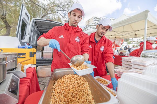 Γιόρτασαν οι Πειραιώτες τα Κούλουμα  στην παραλία της Φρεαττύδας